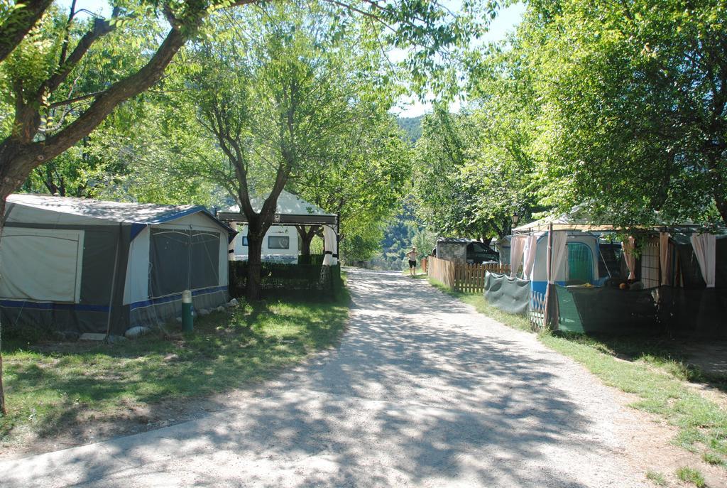 Camping Organya Hotel Exterior photo